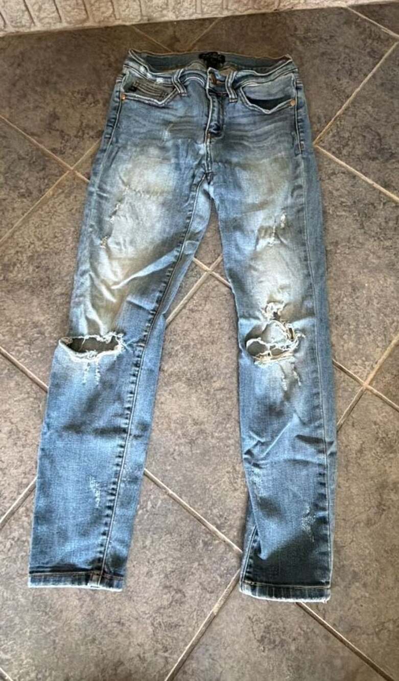 262 Judy Blue Los Angeles Distressed Denim Jeans JB8271DK Size 5/27